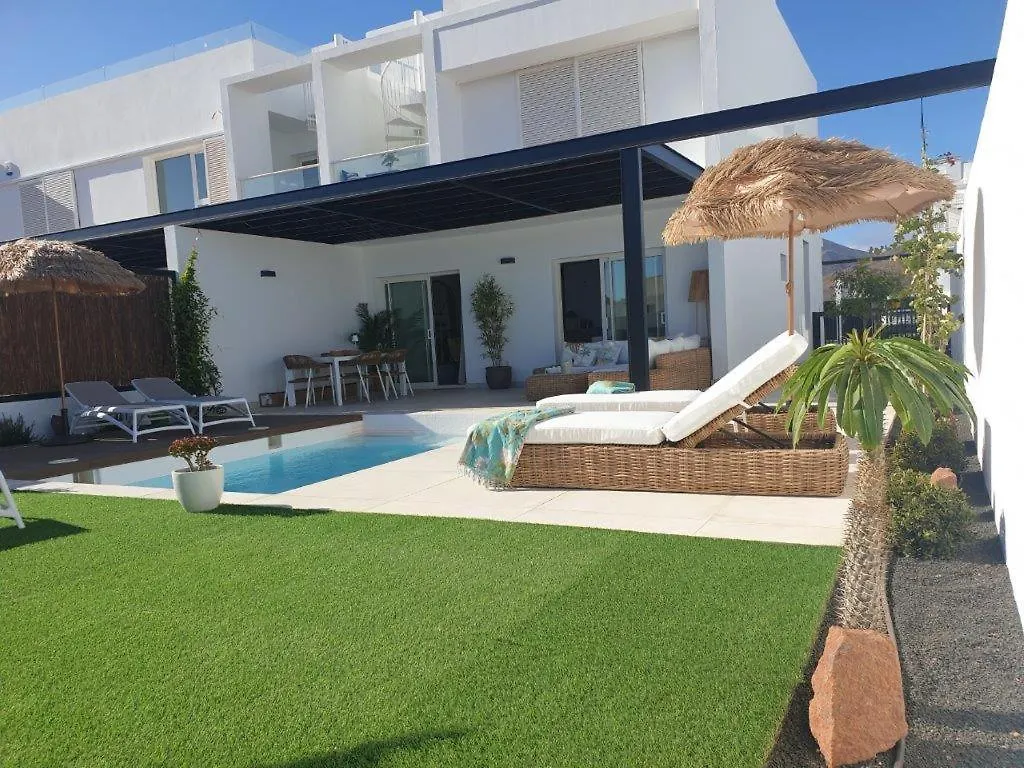 Serena Holiday Homes By Livvo Playa Blanca  Playa Blanca (Lanzarote)