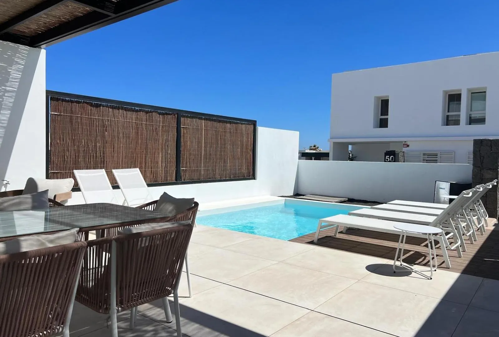 Serena Holiday Homes By Livvo Playa Blanca  Villa
