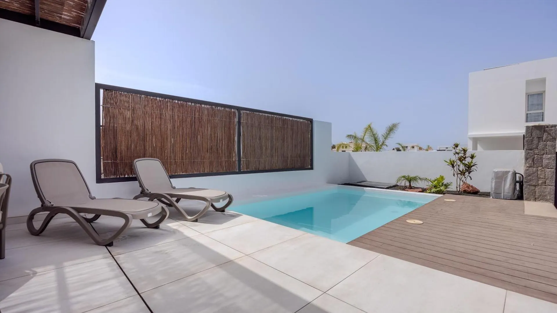 Serena Holiday Homes By Livvo Playa Blanca  Villa