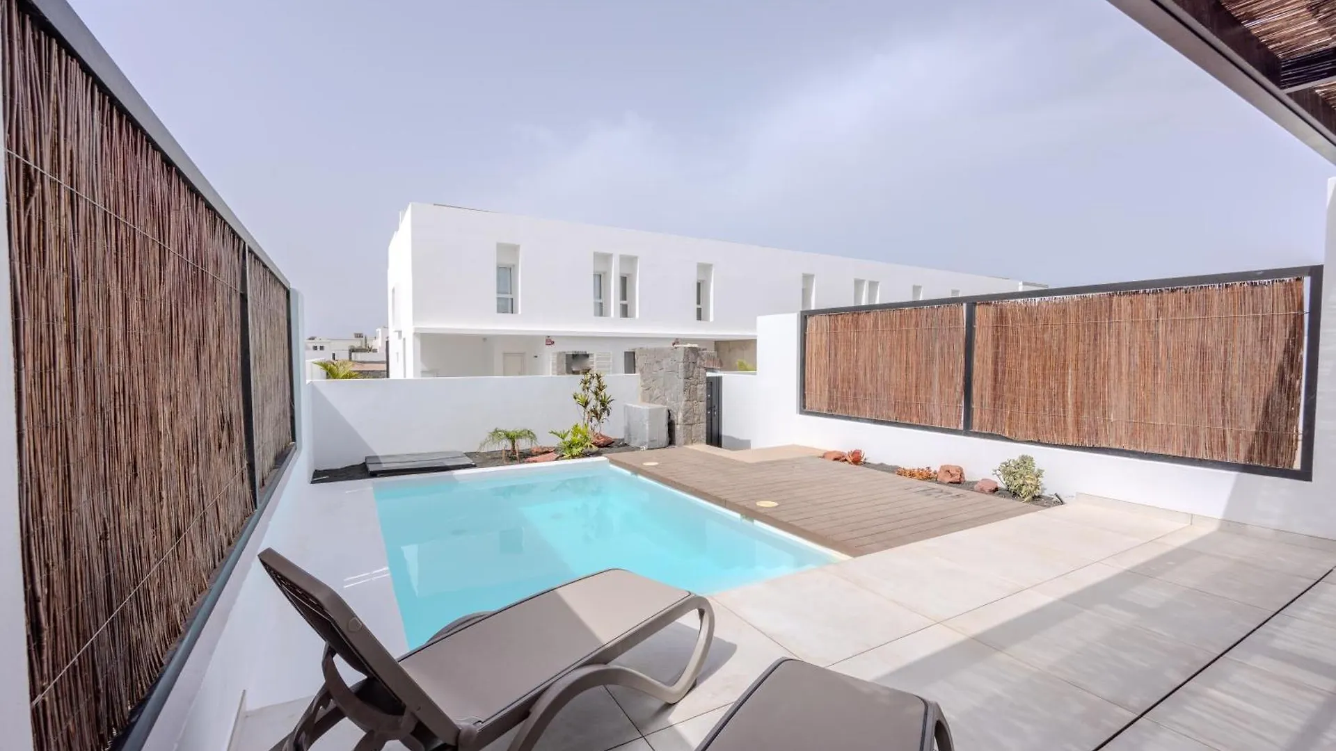 Serena Holiday Homes By Livvo Playa Blanca  0*, Playa Blanca (Lanzarote) España